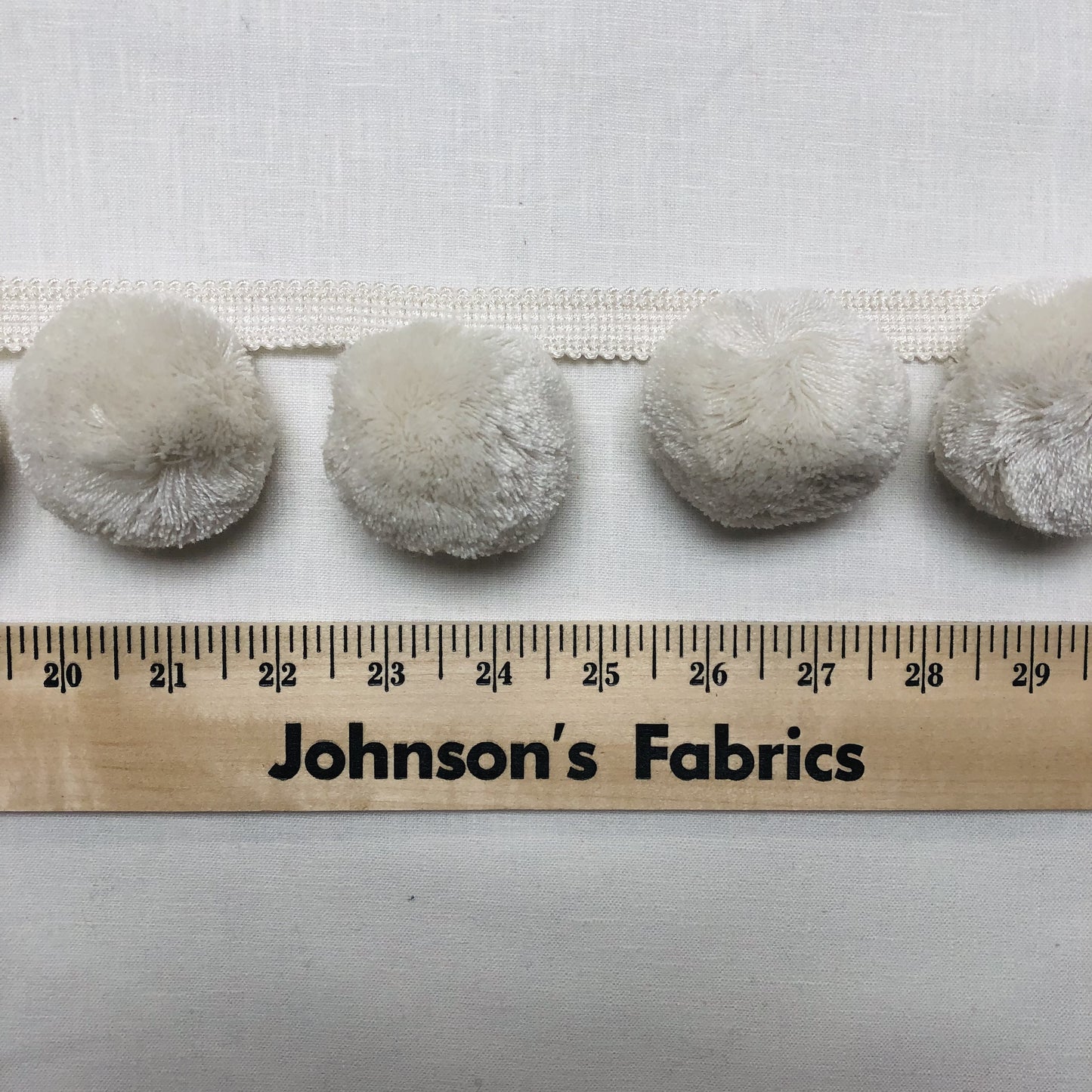 4100 Jumbo Pom Pom
